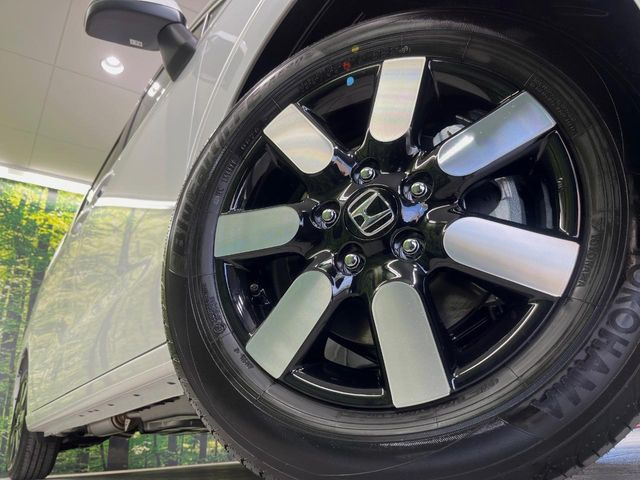 �y����15�C���`�A���~�z�C�[���z�O�ςɃ}�b�`���������A���~�z�C�[���𑕒����Ă���܂��B�e��ЊO�A���~�z�C�[����A�X�^�b�h���X�^�C�����戵�����Ă���܂��B���񂲑��k����������