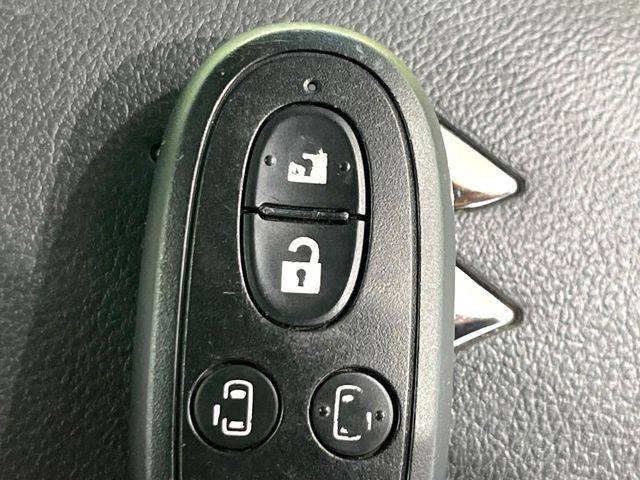 �y�X�}�[�g�L�[�z�J�o����|�P�b�g�ɓ��ꂽ�܂܂ł��h�A�̎{���E�������\�ȃX�}�[�g�L�[�𑕔��B�G���W���̃I���E�I�t�����J�M�����o���K�v����������Ƃ��Ă��֗��ł���