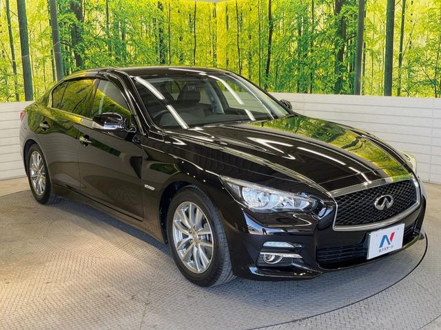 高透明度のガラス皮膜で撥水はもちろん、上質なツヤ・光沢を実現。紫外線や酸性雨から大切な愛車を保護し、色あせ・劣化を防止。「弾スプラッシュコート」、「弾プリミッサコート」からお選びいただけます。