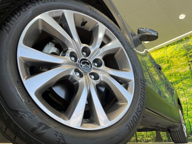 �y����18�C���`�A���~�z�C�[���z�O�ςɃ}�b�`���������A���~�z�C�[���𑕒����Ă���܂��B�e��ЊO�A���~�z�C�[����A�X�^�b�h���X�^�C�����戵�����Ă���܂��B���񂲑��k����������