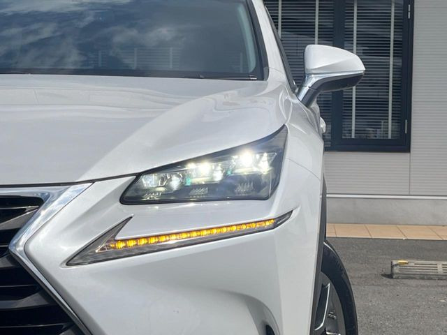 �y�O��LED�w�b�h���C�g�z�X�^�C���b�V���Ȍ����ڂ̎O��LED�w�b�h���C�g�𑕔���X�^�C�������łȂ��A��Ԃ̑��s�����E�ǍD�ň��S���Ă���肢�������܂��B