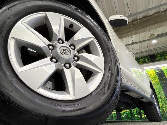 �y����17�C���`�A���~�z�C�[���z�O�ςɃ}�b�`���������A���~�z�C�[���𑕒����Ă���܂��B�e��ЊO�A���~�z�C�[����A�X�^�b�h���X�^�C�����戵�����Ă���܂��B���񂲑��k����������