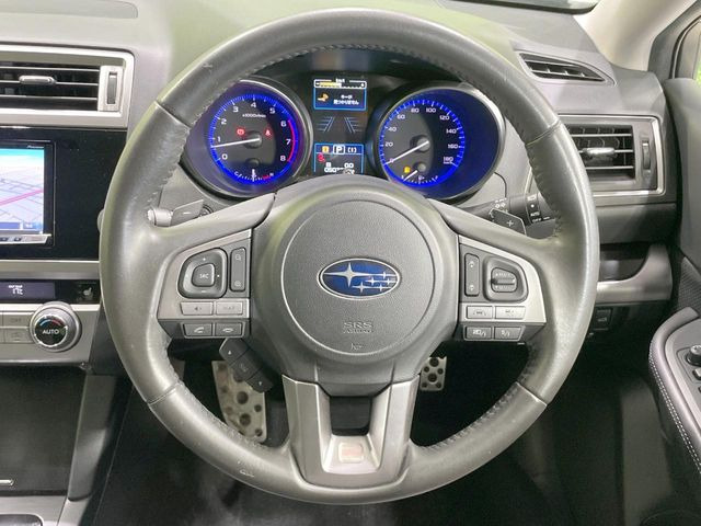 �y�����v�����X�e�A�����O�z�㎿�Ȋv���g�p���邱�ƂŁA��ɂ����������݂ƂĂ��^�]���₷���n���h���ł���