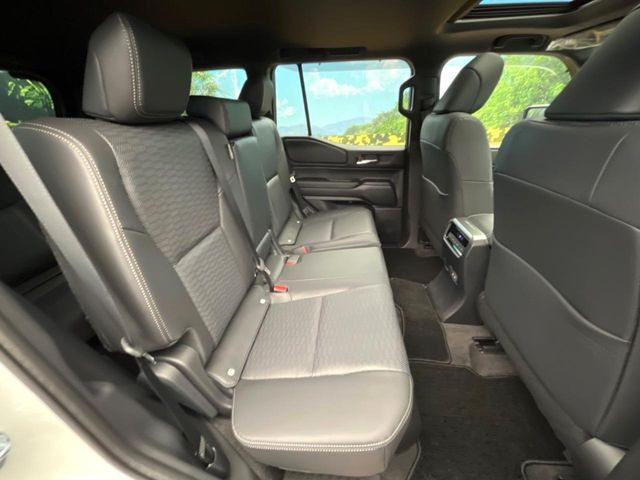 ���i���ȃI���W�i���t���A�}�b�g���I�v�V�����ɂĂ��p�ӂ��Ă���܂��B���D���ȃf�U�C����J���[�����Ԃɍ��킹�đI��ł����������Ƃ��ł��܂���