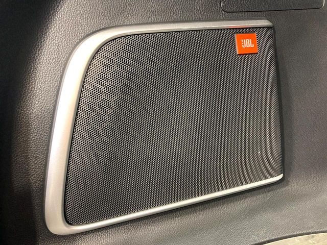 �yJBL�T�E���h�V�X�e���z���i�ʃT�E���h�V�X�e���𓋍ځB��p�̃`���[�j���O���{���ꂽ�召�l�X�ȃX�s�[�J�[����ǎ��ȃT�E���h���t�ł��A�Տꊴ���ӂ�鉹����Ԃ����o���܂��B