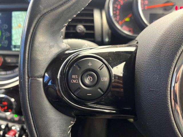 ���I�[�g�N���[�Y�R���g���[��:�������H�⎩���Ԑ�p���H���ɂāA�葬���q���\�ƂȂ�֗��ȋ@�\�ł��B�������ړ��̍ۂł����ɂ����֗��ɂ��g�����������܂���