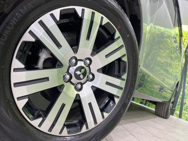 �y����18�C���`�A���~�z�C�[���z�O�ςɃ}�b�`���������A���~�z�C�[���𑕒����Ă���܂��B�e��ЊO�A���~�z�C�[����A�X�^�b�h���X�^�C�����戵�����Ă���܂��B���񂲑��k����������