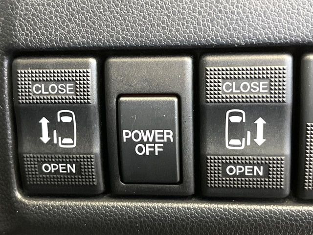 �y�����p���[�X���C�h�h�A�z�X�}�[�g�L�[��^�]�Ȃ̃X�C�b�`�Ō�ȗ����X���C�h�h�A�̊J���\���d��������͂����ăh�A���J����K�v�������A�����Ȃ��q�l�ł��ȒP�ɊJ���߂ł����K�ł���