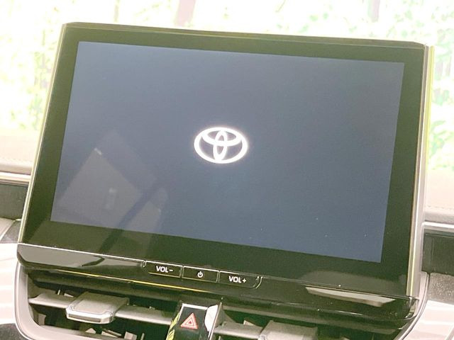 【10.5インチナビ】高級感とインパクトのある大画面ナビを装備。各種オーディオ操作はもちろん、スマホ連携もできる利便性の高いナビです♪