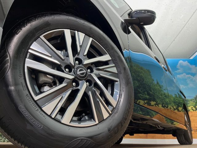 �y����16�C���`�A���~�z�C�[���z�O�ςɃ}�b�`���������A���~�z�C�[���𑕒����Ă���܂��B�e��ЊO�A���~�z�C�[����A�X�^�b�h���X�^�C�����戵�����Ă���܂��B���񂲑��k����������