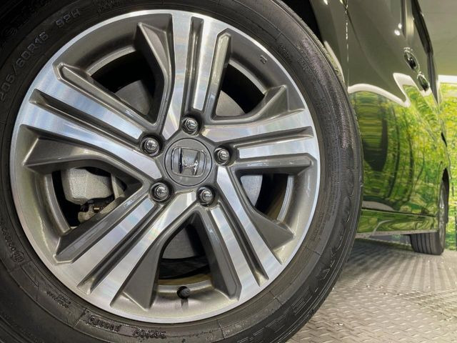 �y����16�C���`�A���~�z�C�[���z�O�ςɃ}�b�`���������A���~�z�C�[���𑕒����Ă���܂��B�e��ЊO�A���~�z�C�[����A�X�^�b�h���X�^�C�����戵�����Ă���܂��B���񂲑��k����������