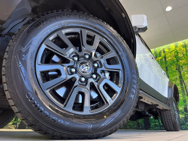 �y����18�C���`�A���~�z�C�[���z�O�ςɃ}�b�`���������A���~�z�C�[���𑕒����Ă���܂��B�e��ЊO�A���~�z�C�[����A�X�^�b�h���X�^�C�����戵�����Ă���܂��B���񂲑��k����������