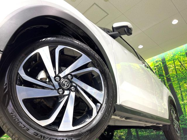 �y�����A���~�z�C�[���z�O�ςɃ}�b�`���������A���~�z�C�[���𑕒����Ă���܂��B�e��ЊO�A���~�z�C�[����A�X�^�b�h���X�^�C�����戵�����Ă���܂��B���񂲑��k����������