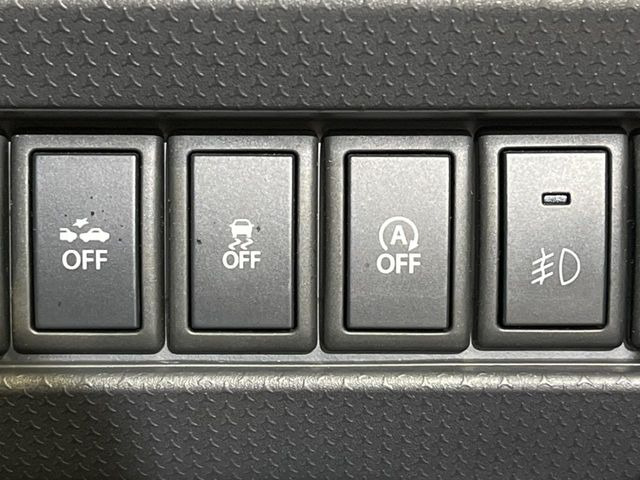 �y�X�}�[�g�u���[�L�T�|�[�g�z���s���ɑO���̎ԗ�����F�����A�Փ˂������Ȏ��͌x��ƃu���[�L�ŏՓˉ���Ɣ�Q�y�����A�V�X�g�B�����S�Ƀh���C�u�����y���݂��������܂��B