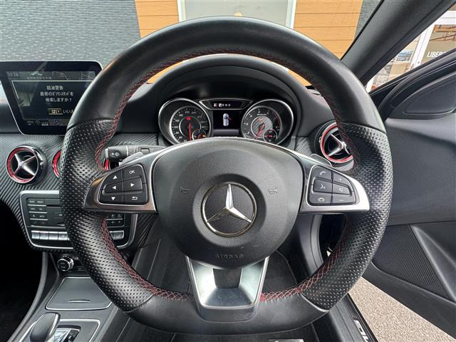 AクラスAMG A45 4マチック 4WD