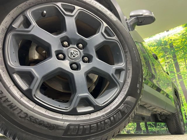 �y����18�C���`�A���~�z�C�[���z�O�ςɃ}�b�`���������A���~�z�C�[���𑕒����Ă���܂��B�e��ЊO�A���~�z�C�[����A�X�^�b�h���X�^�C�����戵�����Ă���܂��B���񂲑��k����������