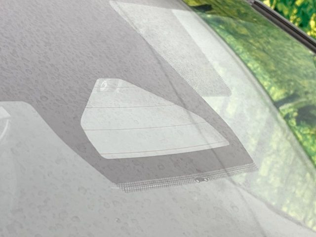 �y�g���^�Z�[�t�e�B�Z���X�z���s���ɑO���̎ԗ�����F�����A�Փ˂������Ȏ��͌x��ƃu���[�L�ŏՓˉ���Ɣ�Q�y�����A�V�X�g�B�����S�Ƀh���C�u�����y���݂��������܂��B