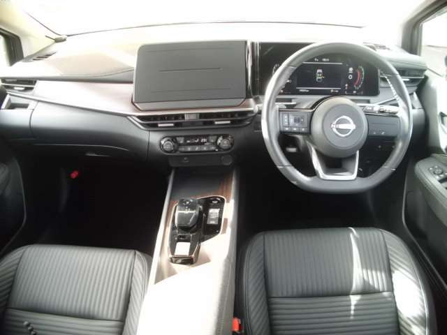 ノートオーラ1.2 G FOUR レザーエディション 4WD