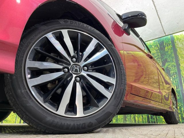 �y�O���[�h��p����16�C���`�A���~�z�C�[���z�f�U�C�����̍��������A���~�z�C�[���𑕒����Ă���܂��B�e��ЊO�A���~�z�C�[����A�X�^�b�h���X�^�C�����戵�����Ă���܂��B���񂲑��k����������