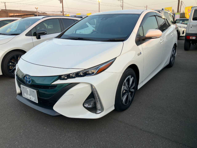 プリウスPHV1.8 S