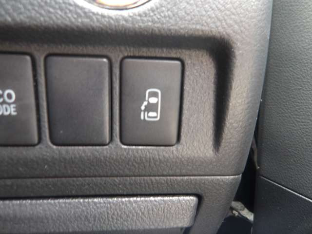 �Б��p���[�X���C�h�h�A�����ɋ������ԏ��肪�ǂ����Ă���Ƃ��ɕ֗��ł�!!�N�z�̕����炨�q�l�܂ŏ��~�肪�X���[�Y�ɍs���܂��B