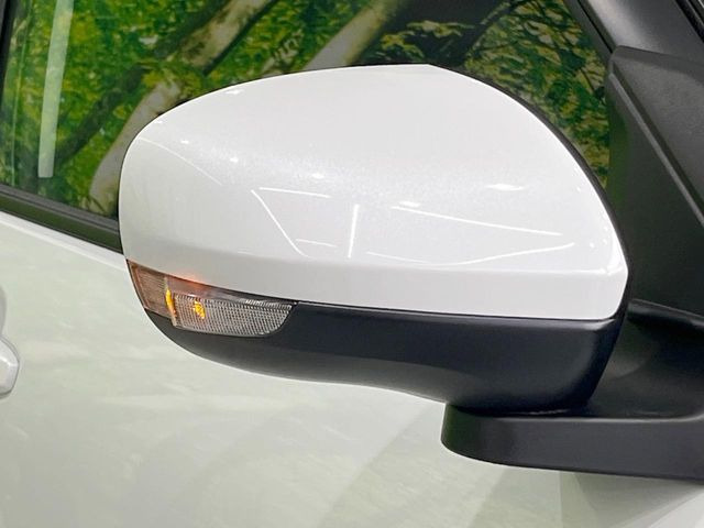 �y�d���i�[�~���[�z�T�C�h�~���[�͓d���i�[���ƂȂ��Ă���A�������ԏ�ł��L�Y�������X�N��}�����܂��B