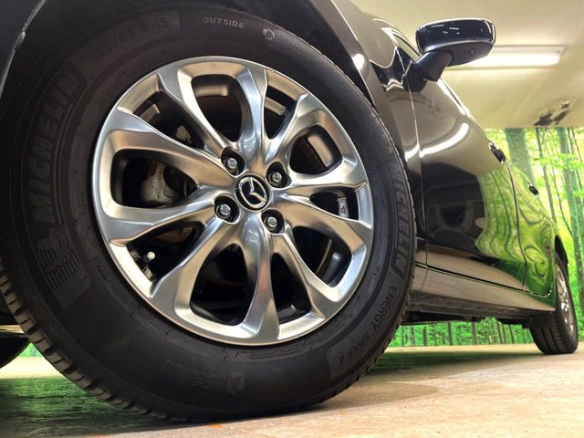 �y����15�C���`�A���~�z�C�[���z�O�ςɃ}�b�`���������A���~�z�C�[���𑕒����Ă���܂��B�e��ЊO�A���~�z�C�[����A�X�^�b�h���X�^�C�����戵�����Ă���܂��B���񂲑��k����������