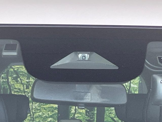 �y�z���_�Z���V���O�z���s���ɑO���̎ԗ�����F�����A�Փ˂������Ȏ��͌x��ƃu���[�L�ŏՓˉ���Ɣ�Q�y�����A�V�X�g�B�����S�Ƀh���C�u�����y���݂��������܂��B