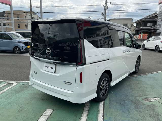 セレナ1.4 e-4ORCE ハイウェイスターV 4WD