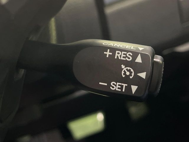 �y�N���[�Y�R���g���[���z�������H�����N���N���s�B�A�N�Z���𗣂��Ă���葬�x�ő��s���ł��A�������^�]���̕��S���y��!�����E�������ȒP�ȃX�C�b�`����Œ����ł��܂��B