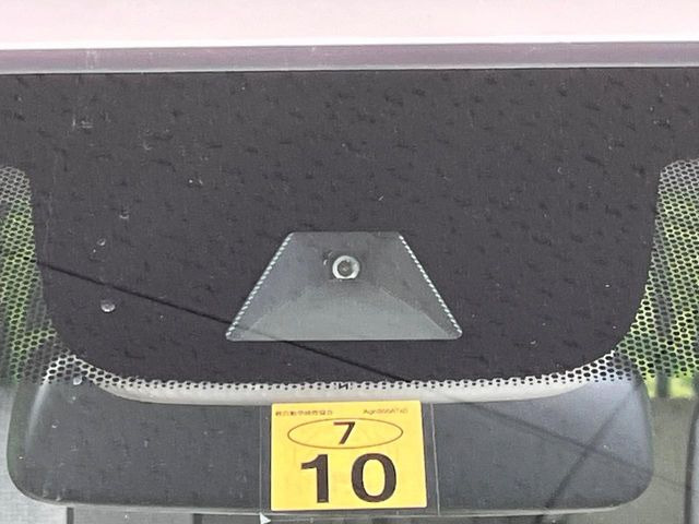 �y�z���_�Z���V���O�z���s���ɑO���̎ԗ�����F�����A�Փ˂������Ȏ��͌x��ƃu���[�L�ŏՓˉ���Ɣ�Q�y�����A�V�X�g�B�����S�Ƀh���C�u�����y���݂��������܂��B