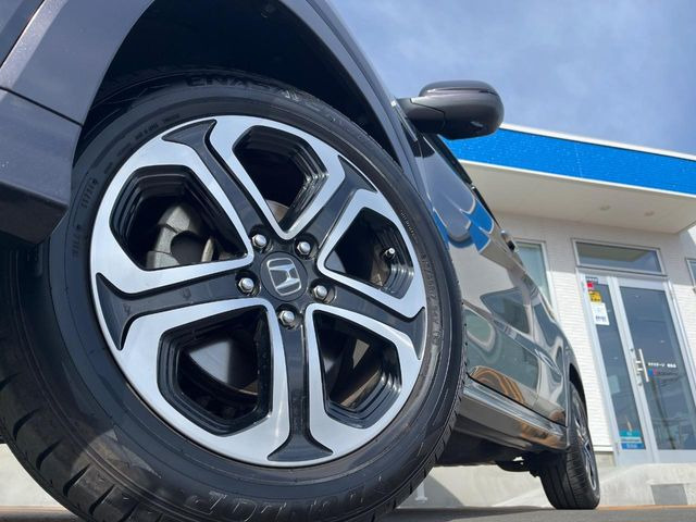 �y����17�C���`�A���~�z�C�[���z�O�ςɃ}�b�`���������A���~�z�C�[���𑕒����Ă���܂��B�e��ЊO�A���~�z�C�[����A�X�^�b�h���X�^�C�����戵�����Ă���܂��B���񂲑��k����������