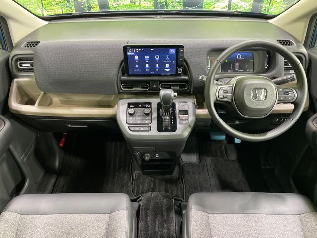 フリード1.5 e:HEV エアー EX