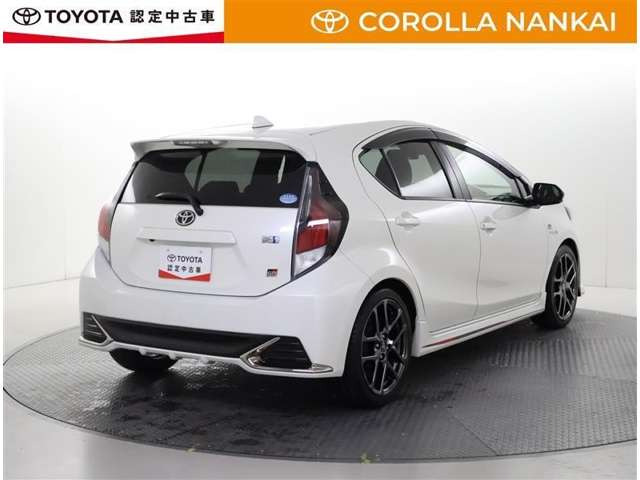 アクア1.5 G GRスポーツ・17インチパッケージ