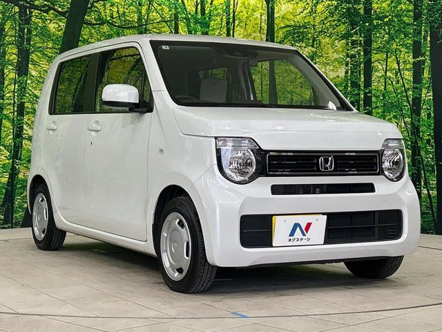 高透明度のガラス皮膜で撥水はもちろん、上質なツヤ・光沢を実現。紫外線や酸性雨から大切な愛車を保護し、色あせ・劣化を防止。「弾スプラッシュコート」、「弾プリミッサコート」からお選びいただけます。