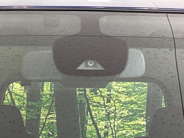 �y�C���e���W�F���g�G�}�[�W�F���V�[�u���[�L�z�t�����g�J�����őO���̎ԗ�����s�҂����m�B�Փ˂������Ȏ��͏Փ˔�Q�y���u���[�L���쓮�A�Փˉ�����T�|�[�g�B�����S�Ƀh���C�u�����y���݂��������܂��B