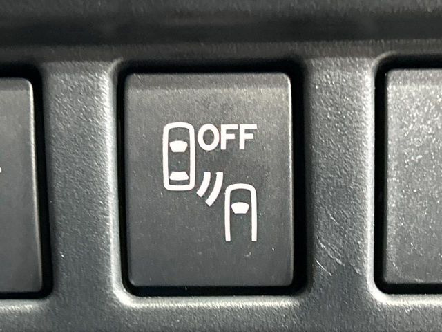 �y�����r�[�N���f�B�e�B�N�V�����z���s���A�h�A�~���[�̎��p�ɂȂ�₷���ӏ��Ɍ㑱�Ԃ��ڋ߂���ƃT�C�h�~���[�t�߂Ɍx����\���A�h���C�o�[�ɒ��ӊ��N�ƁA����̍ۂ̓n���h��������A�V�X�g�����܂��B