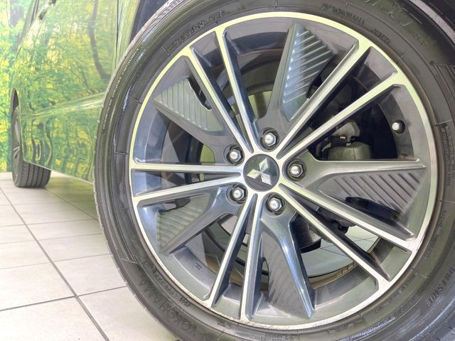 �y����18�C���`�A���~�z�C�[���z�O�ςɃ}�b�`���������A���~�z�C�[���𑕒����Ă���܂��B�e��ЊO�A���~�z�C�[����A�X�^�b�h���X�^�C�����戵�����Ă���܂��B���񂲑��k����������