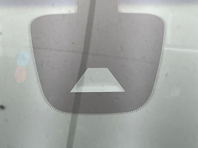 �y�G�}�[�W�F���V�[�u���[�L�z���s���ɑO���̎ԗ�����F�����A�Փ˂������Ȏ��͌x��ƃu���[�L�ŏՓˉ���Ɣ�Q�y�����A�V�X�g�B�����S�Ƀh���C�u�����y���݂��������܂��B