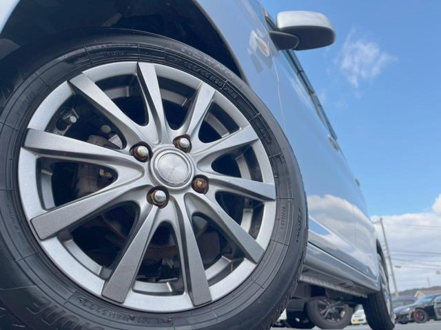 �y14�C���`�A���~�z�C�[���z�O�ςɃ}�b�`�����A���~�z�C�[���𑕒����Ă���܂��B�e��A���~�z�C�[����A�X�^�b�h���X�^�C�����戵�����Ă���܂��B���񂲑��k����������