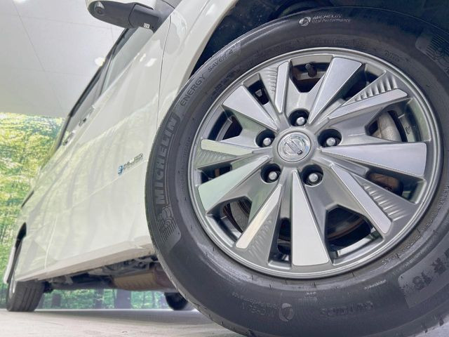 �y����15�C���`�A���~�z�C�[���z�O�ςɃ}�b�`���������A���~�z�C�[���𑕒����Ă���܂��B�e��ЊO�A���~�z�C�[����A�X�^�b�h���X�^�C�����戵�����Ă���܂��B���񂲑��k����������