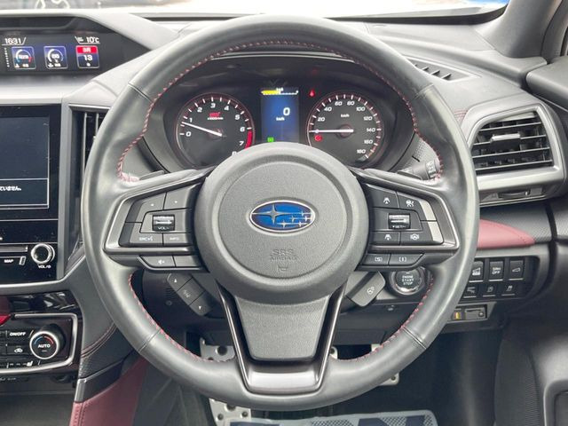 �y�����v�����X�e�A�����O�z�㎿�Ȋv���g�p���邱�ƂŁA��ɂ����������݂ƂĂ��^�]���₷���n���h���ł���