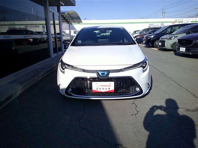 カローラ1.8 ハイブリッド W×B