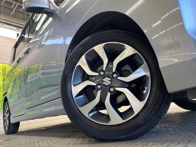 �y����15�C���`�A���~�z�C�[���z�O�ςɃ}�b�`���������A���~�z�C�[���𑕒����Ă���܂��B�e��ЊO�A���~�z�C�[����A�X�^�b�h���X�^�C�����戵�����Ă���܂��B���񂲑��k����������