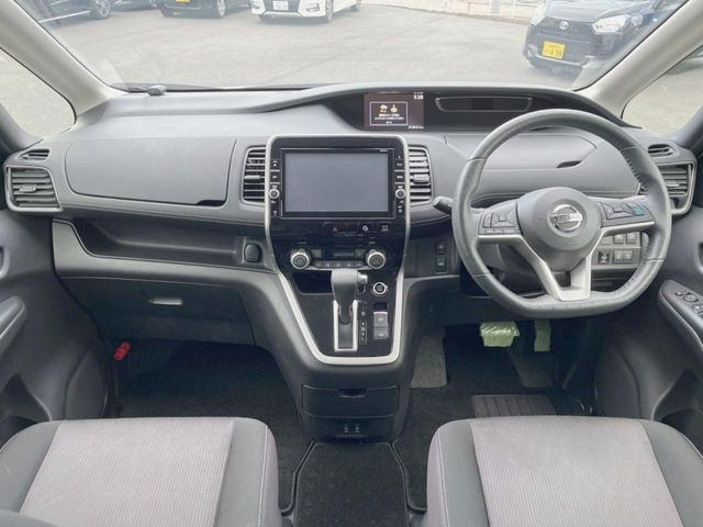 セレナ2.0 ハイウェイスター VセレクションII