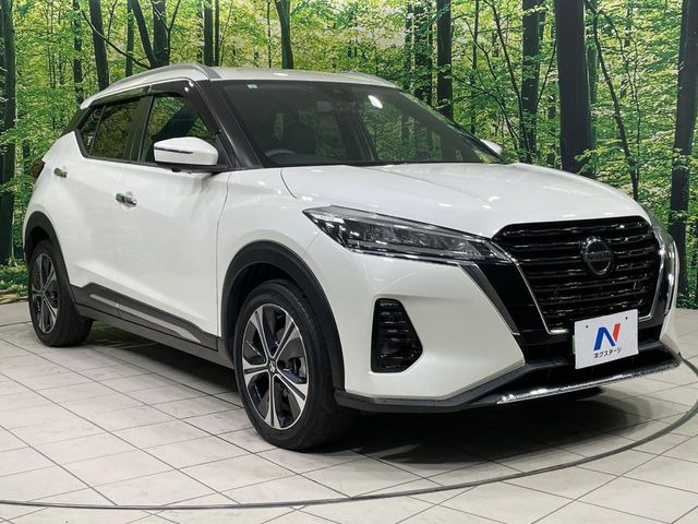 高透明度のガラス皮膜で撥水はもちろん、上質なツヤ・光沢を実現。紫外線や酸性雨から大切な愛車を保護し、色あせ・劣化を防止。「弾スプラッシュコート」、「弾プリミッサコート」からお選びいただけます。