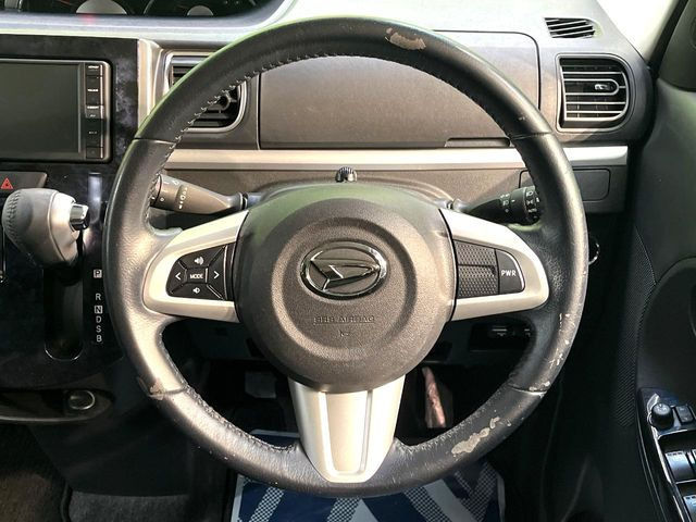 �y�X�e�A�����O�X�C�b�`�z�^�]���A�O������ڐ������炷���ƂȂ��A�I�[�f�B�I���̑��삪�\�ȕ֗��@�\!���S&���K�ȃh���C�u�����o���Ă���܂���