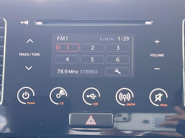 お好きな音楽を車内でお楽しみいただけます♪スピーカー交換・ウーハー追加などの音質向上や、最新ナビ・後席モニター等の取り付けも是非ご相談ください!