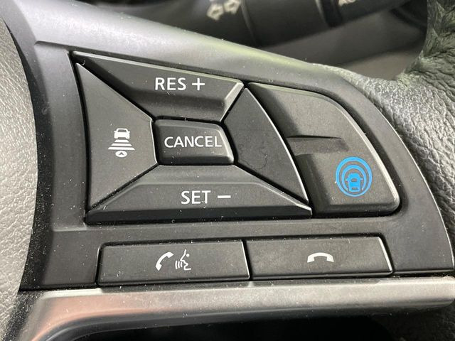 【プロパイロット】高速道路での長距離走行が楽に!!渋滞時と巡回走行のシーンで、アクセル・ブレーキ・ステアリングを自動で制御し、長距離運転の負担を軽減してくれます♪