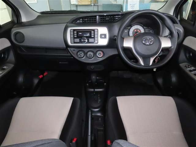 ヴィッツ1.0 F シエル